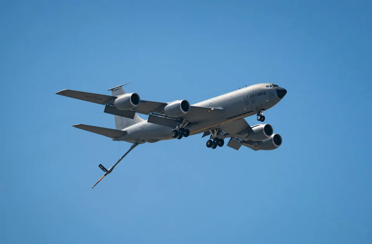 Boeing KC-135 Stratotanker Declares Emergency Over Persian Gulf