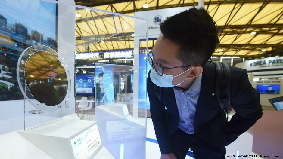China’s Semiconductor Industry Expands Amid Challenges