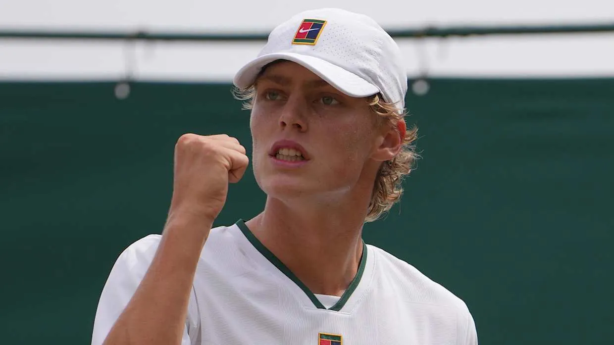 Cruz Hewitt is through to the Wimbledon finals.Kin Cheung